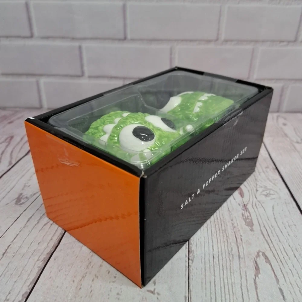 Spooky Halloween Salt & Pepper Green Monsters  New In Box